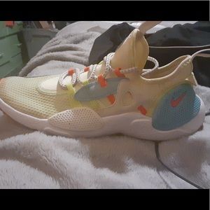 WOMEN’s NIKE RUNNING SHOES